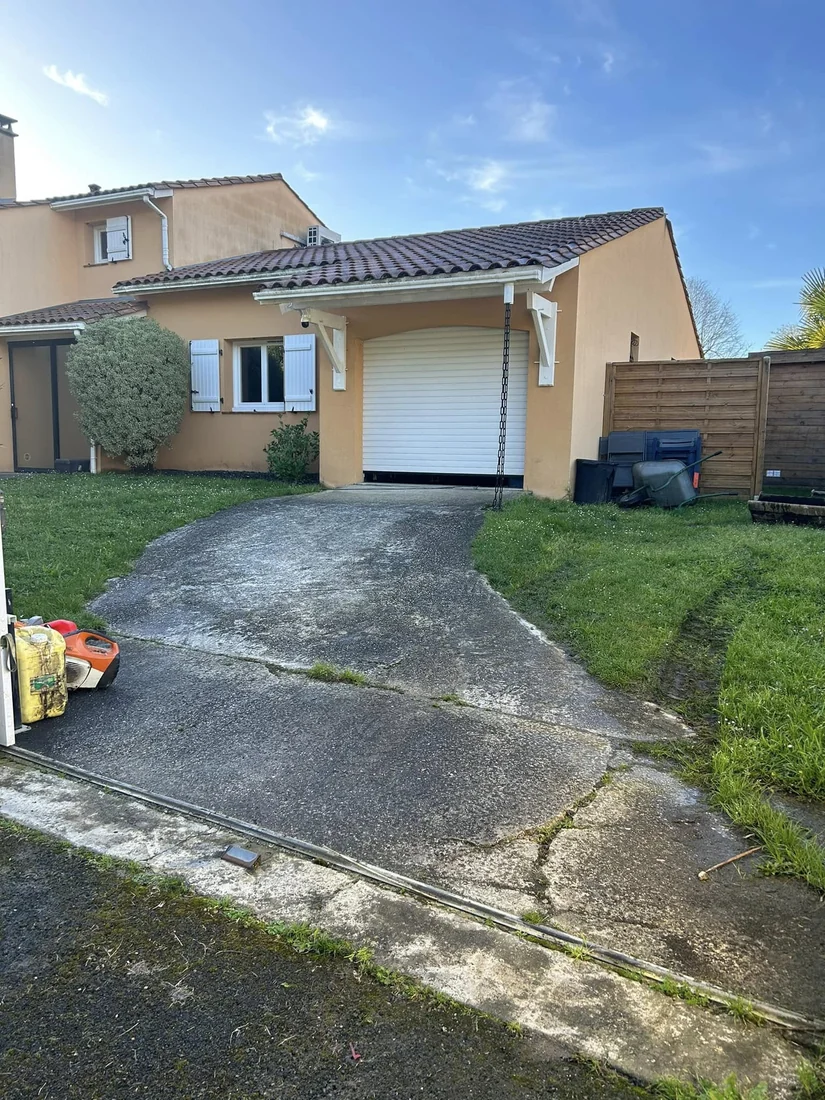 Accès de maison avant travaux