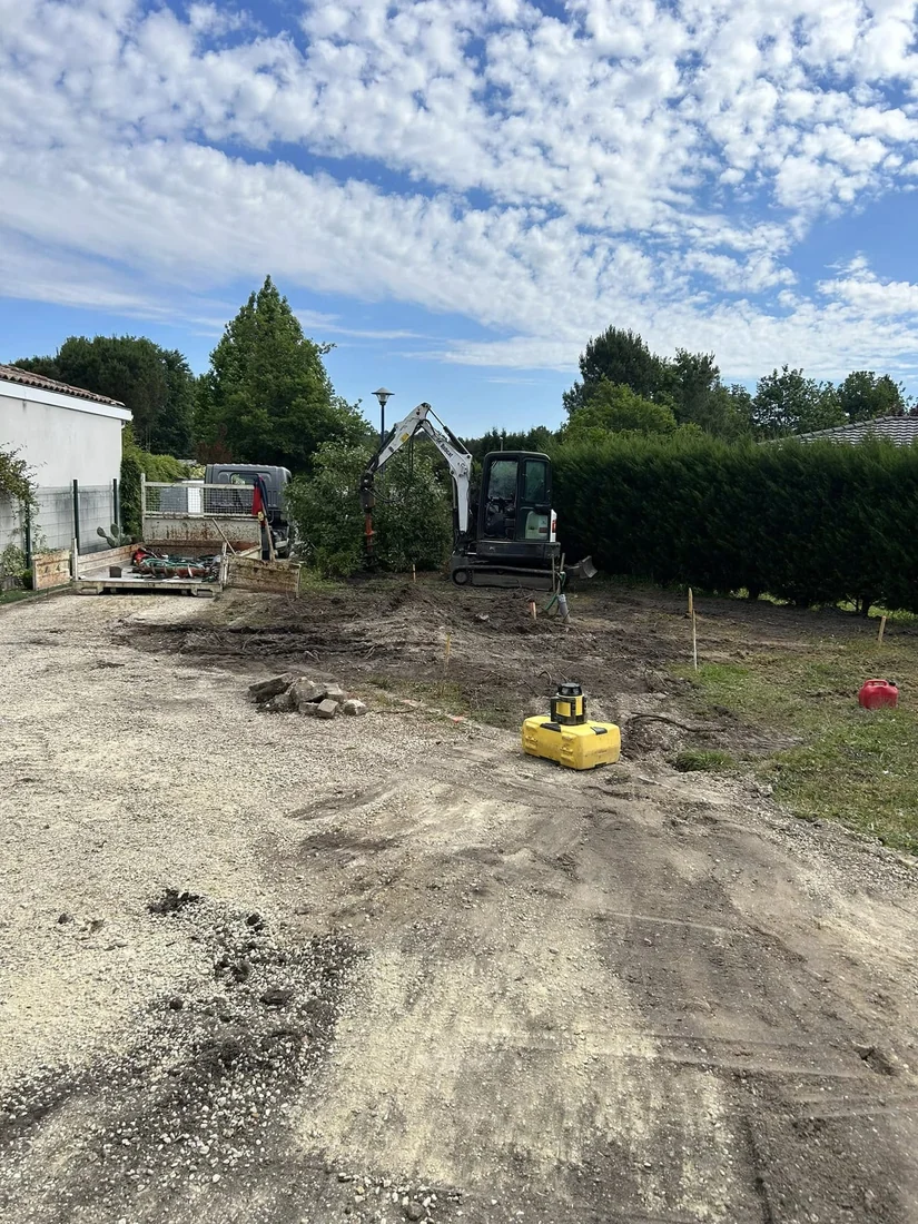 Terrain en cours de préparation par SH Terrassement
