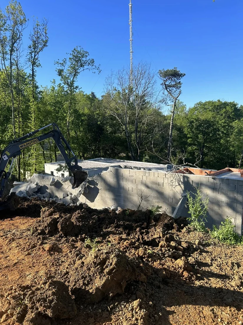 Travaux autour d’une piscine par SH Terrassement